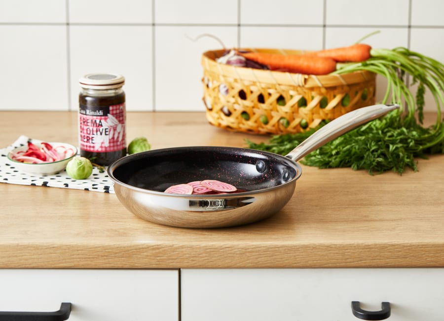 Frying pan for private-label cookware programs